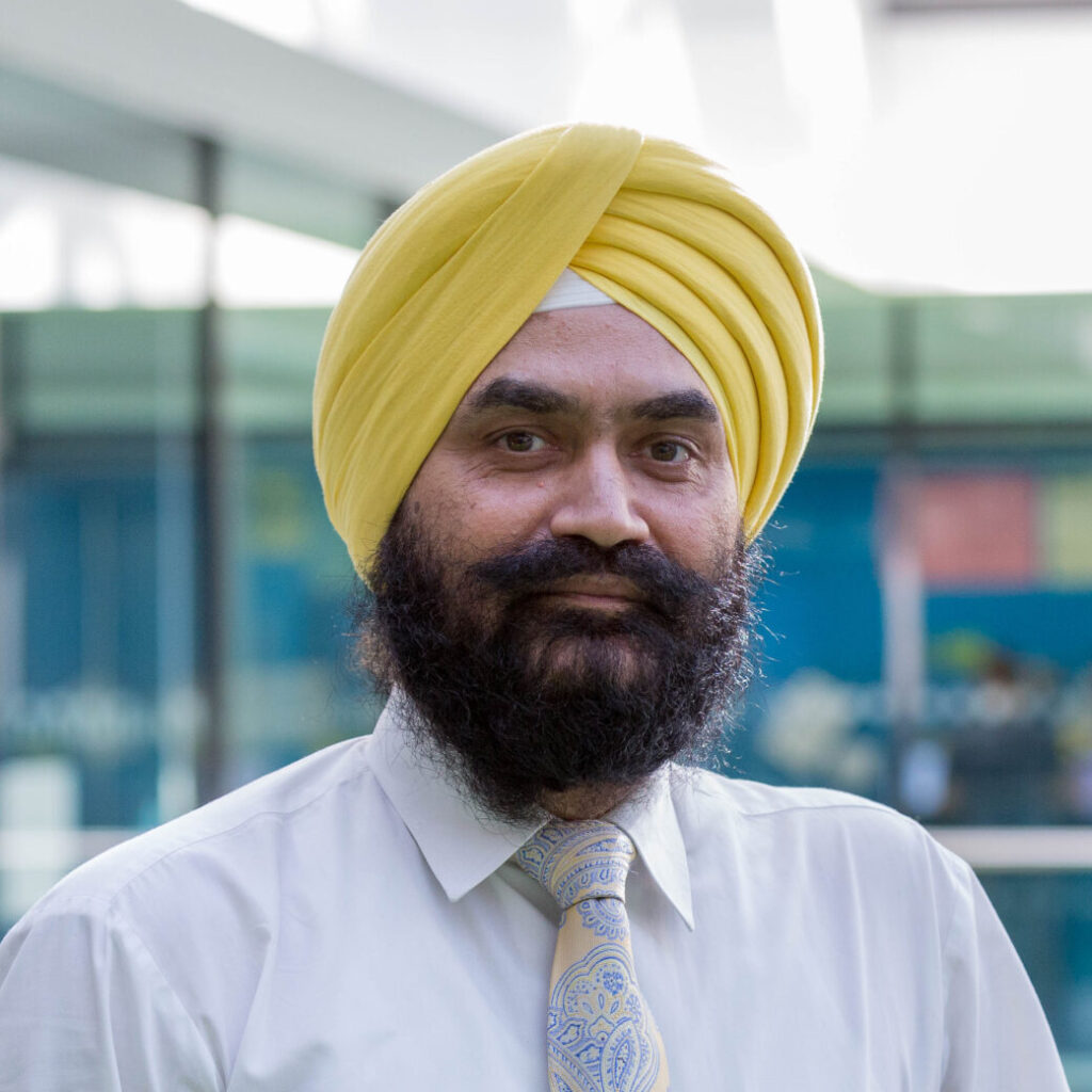 Dr Ravinder Singh